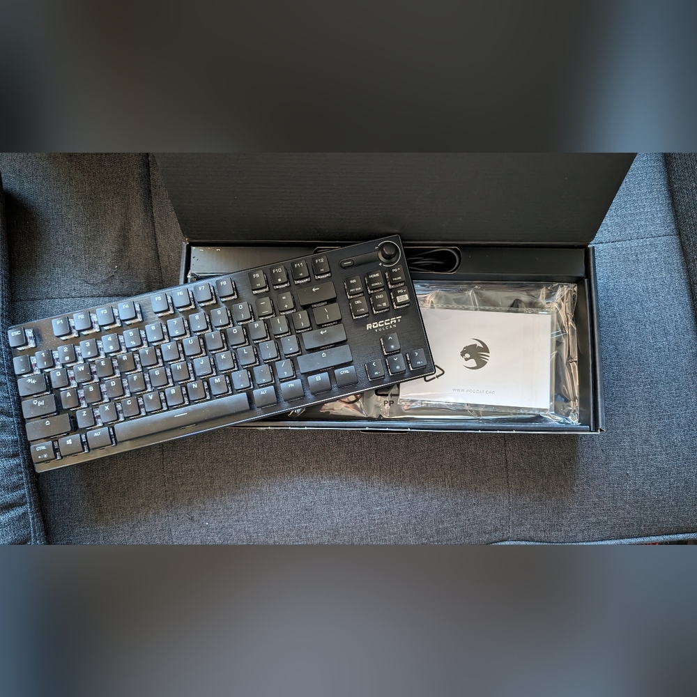 Robocat Vulcan TKL Gaming Keyboard
